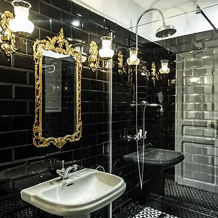 Thesuites *